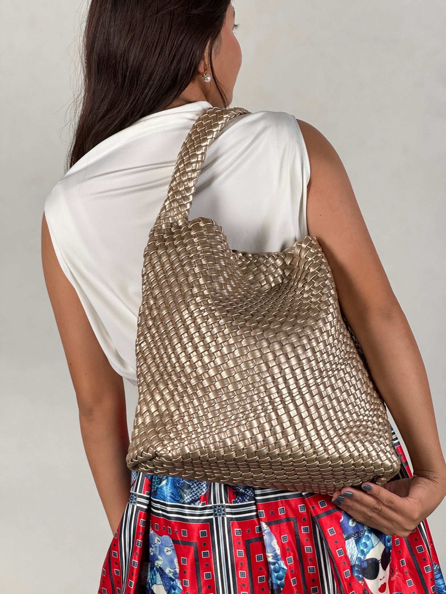 GOLD LARGE BINDLE BAG