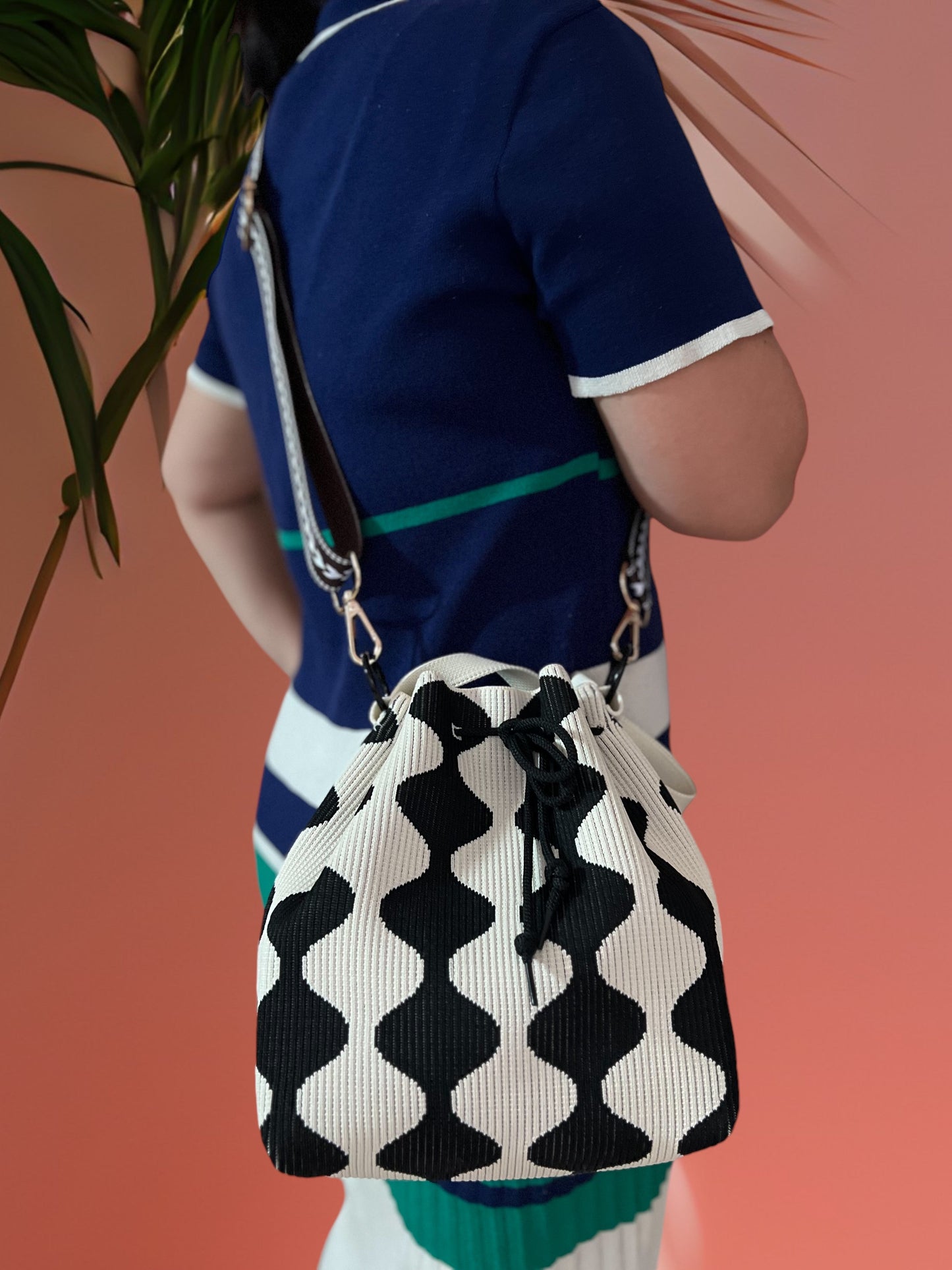 INA BUCKET BAG