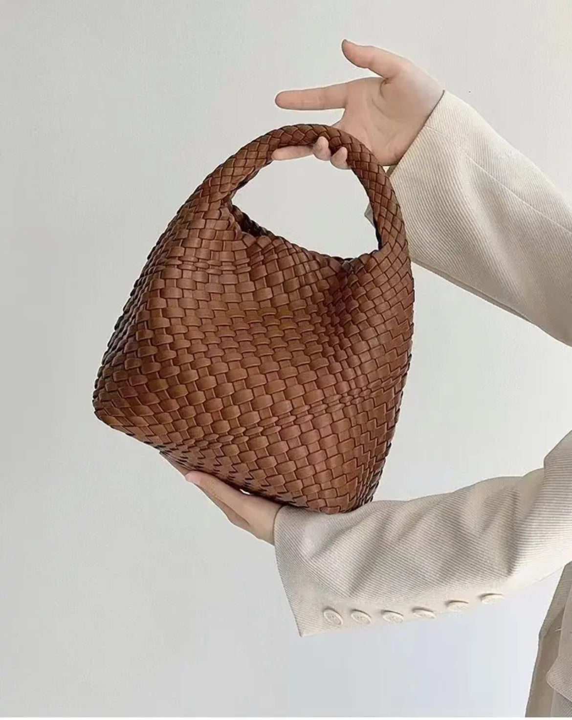 MIDI MOCHA BINDLE BAG