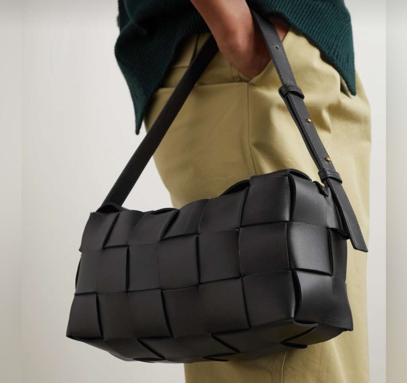 PRE-ORDER: LARGE CASSETTE ZIPPER BAG